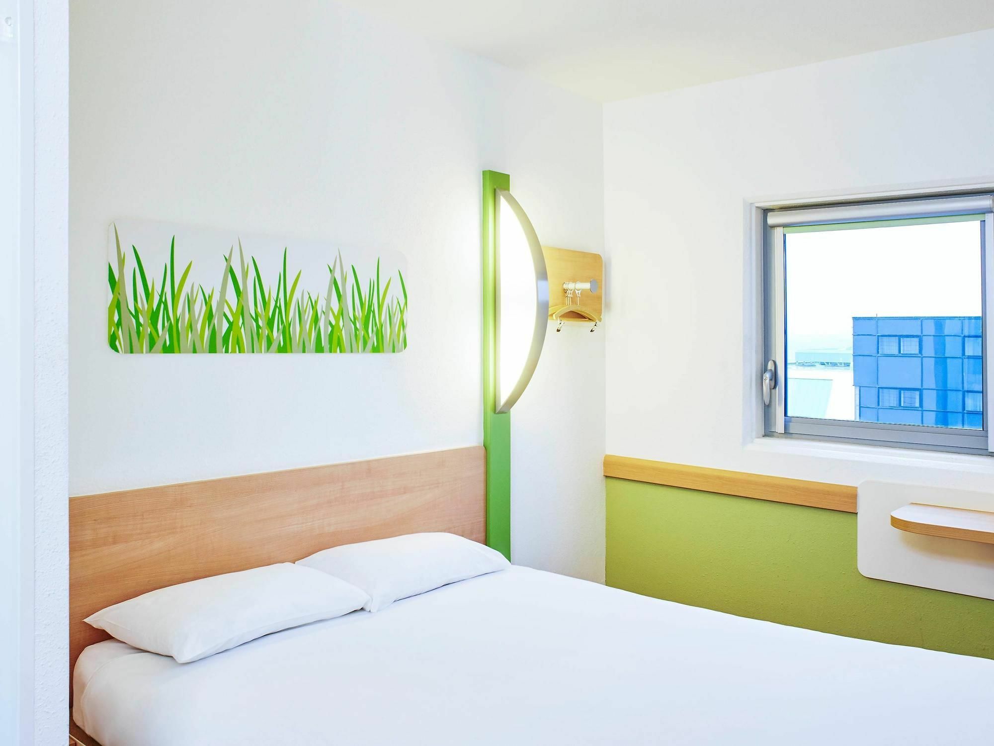Ibis Budget Birmingham Airport Terminal Building - Nec
