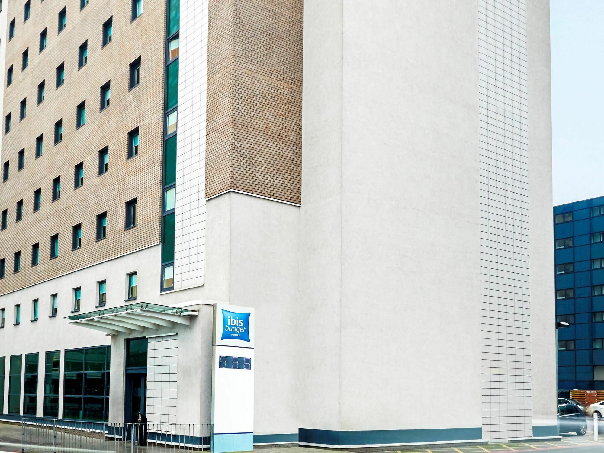 Ibis Budget Birmingham Airport Terminal Building - Nec